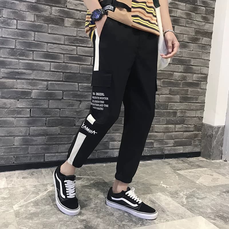 quần jogger sọc thẳng , chữ ngay túi