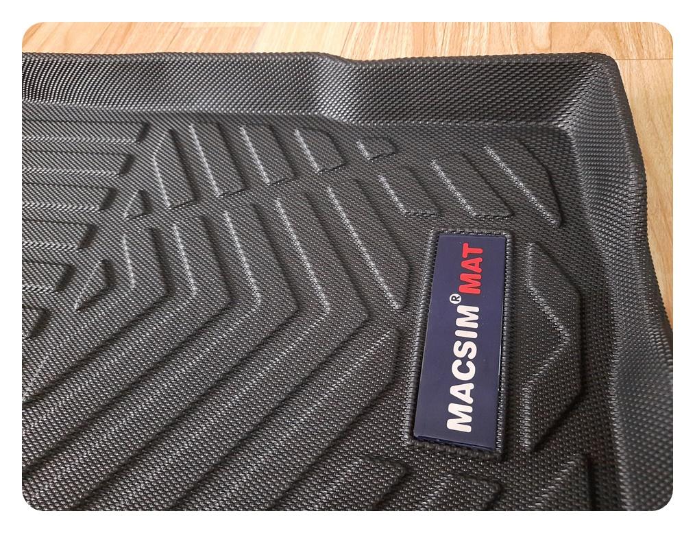 Thảm lót cốp BMW 5 series 2011-2016 nhãn hiệu Macsim chất liệu TPV cao cấp màu đen