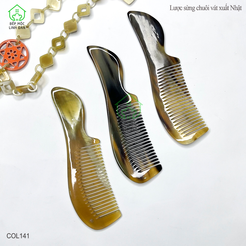 Lược Sừng Xuất Nhật Chuôi Vát Cỡ Nhỏ Tiện Dụng Bỏ Túi