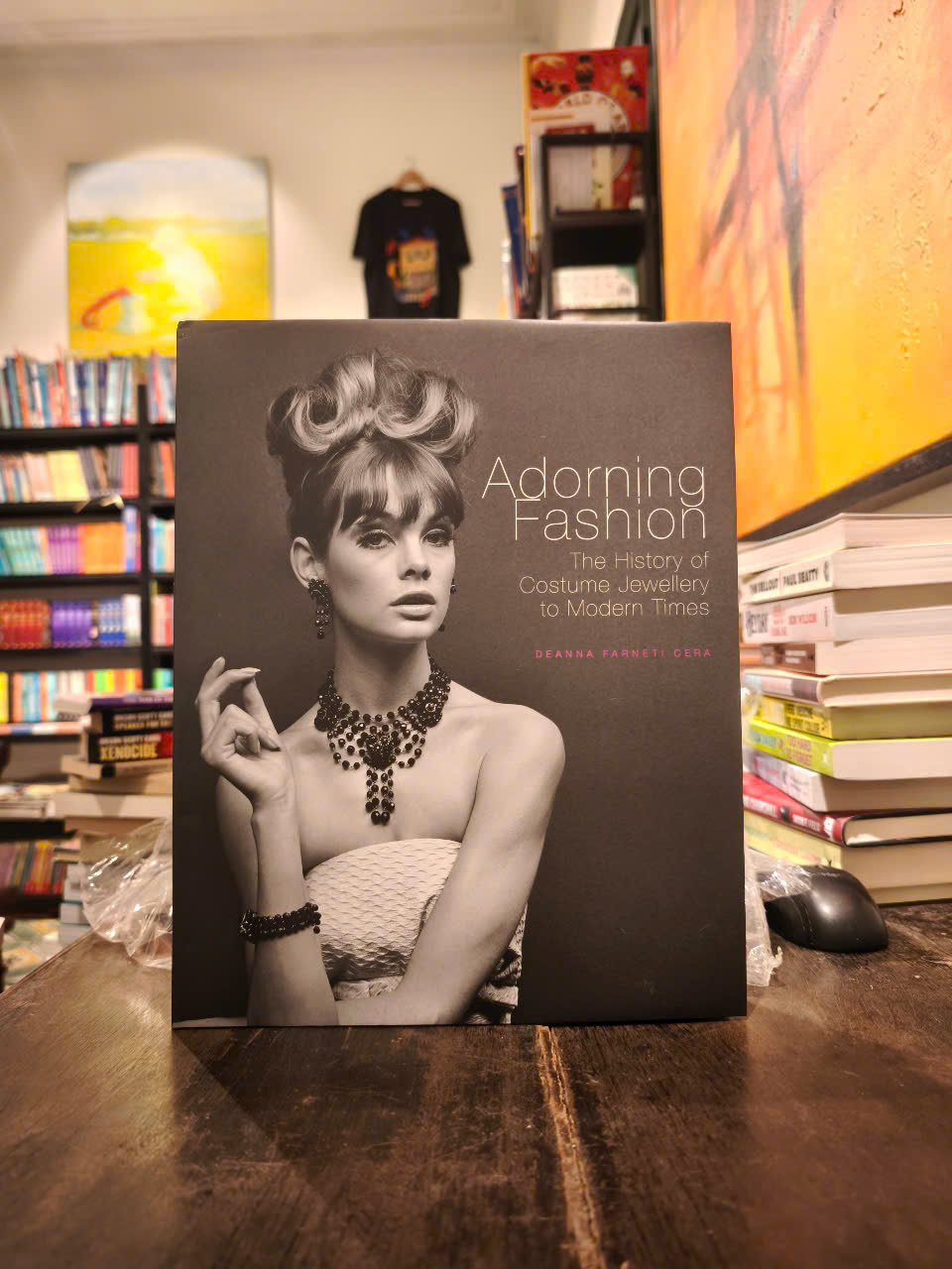 Sách - Adorning Fashion: The History of Costume Jewellery to Modern Times by Deanna Farneti Cera