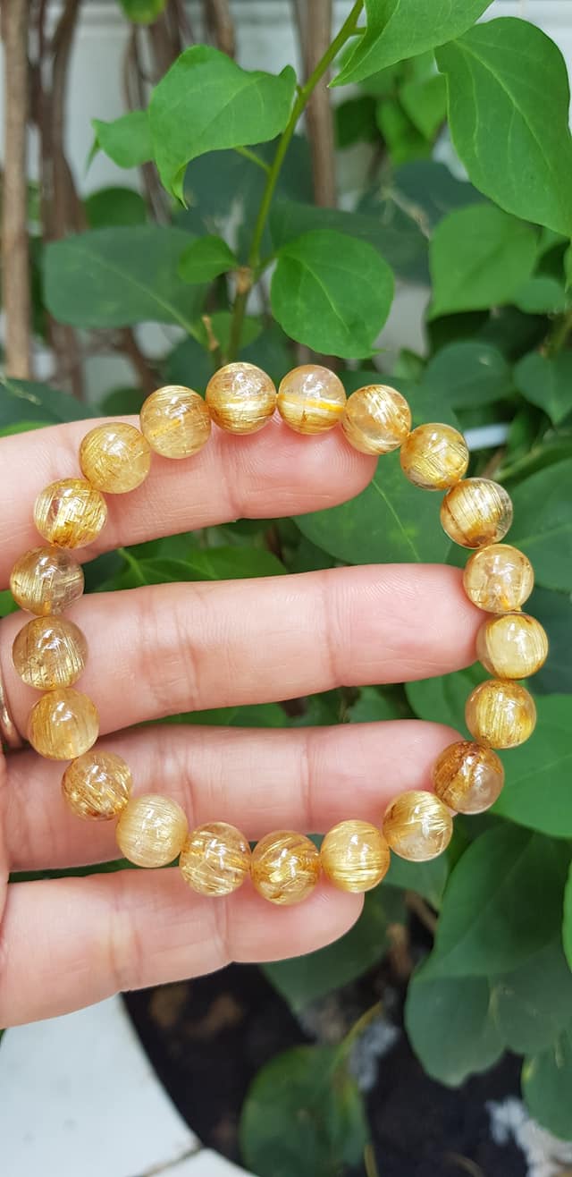 Vòng đeo tay phong thủy may mắn nữ đá thạch anh tóc vàng đồng trục tự nhiên Size vòng hạt 9mm ánh sáng rất đẹp Vòng chuẩn hợp nữ mệnh kim, mệnh thổ, mệnh Thủy ạ