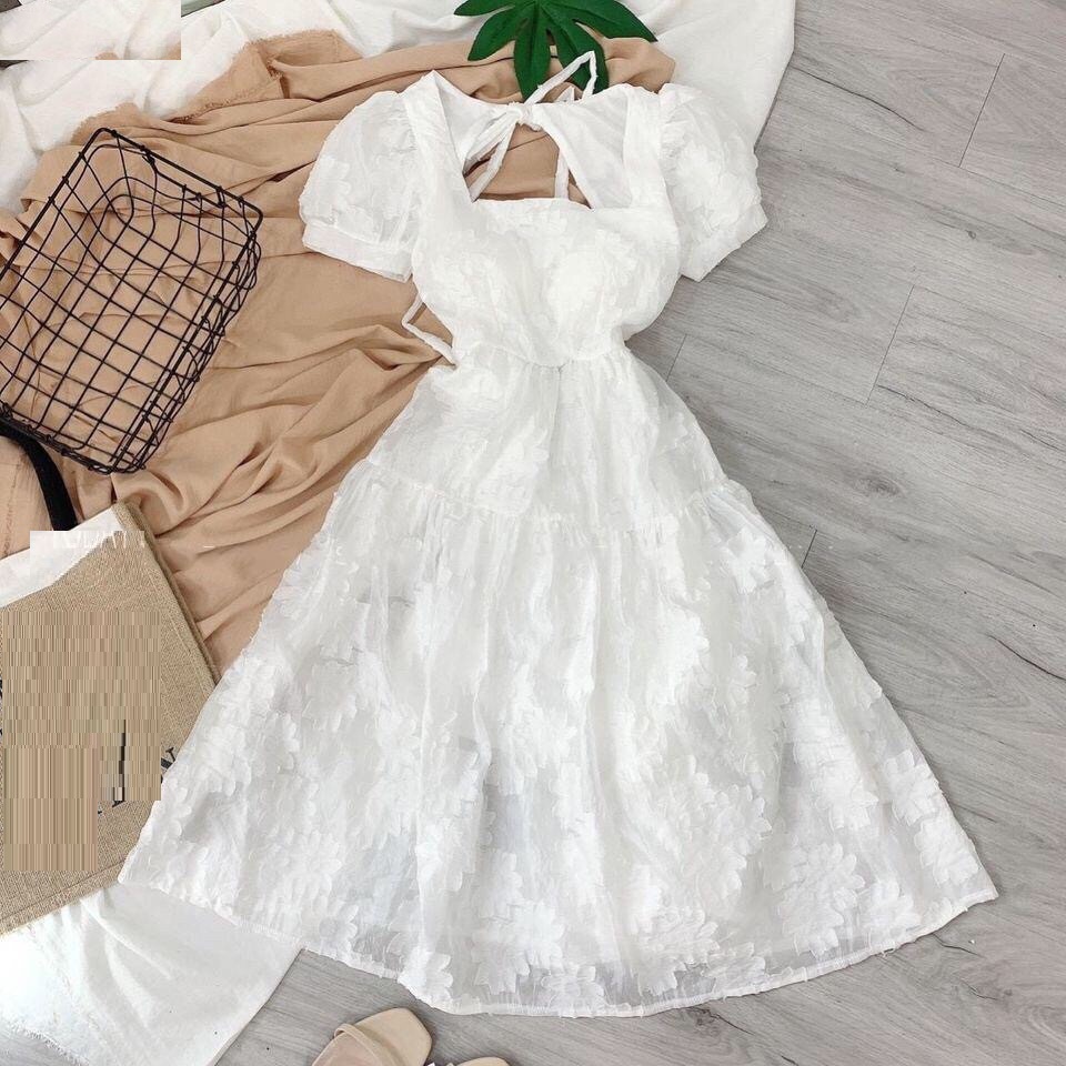 Đầm ren xòe hoa cúc dạo phố biển NT8249