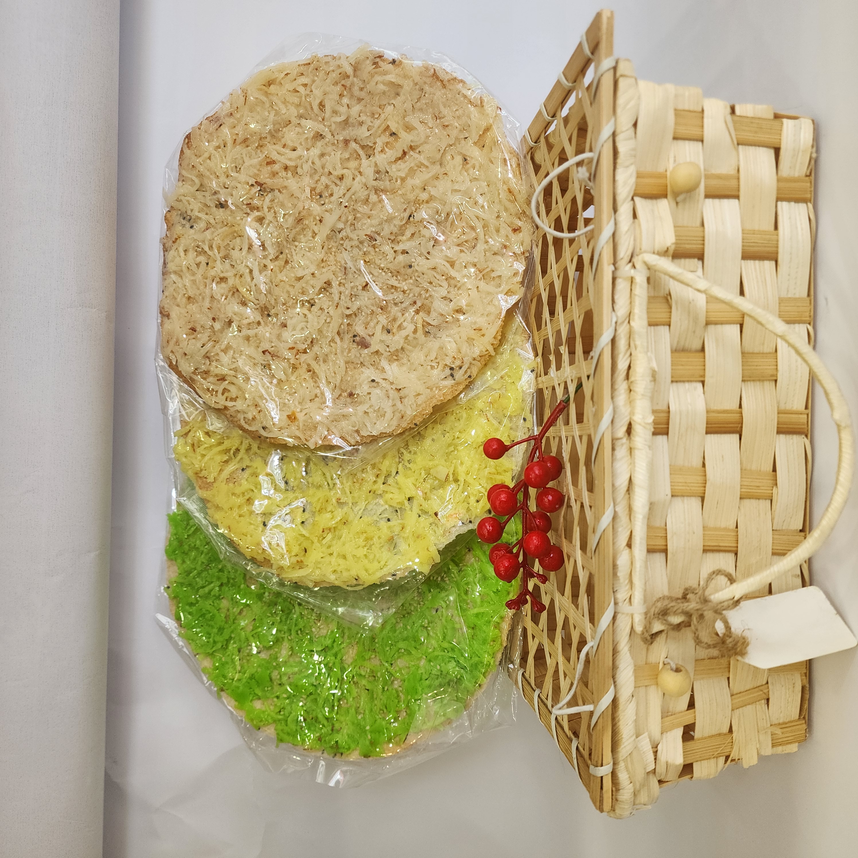 Đặc Sản Nha Trang- Bánh Tráng Dừa Non Vị Lá Dứa, Hút Chân Không, Seavy Gói 220gram