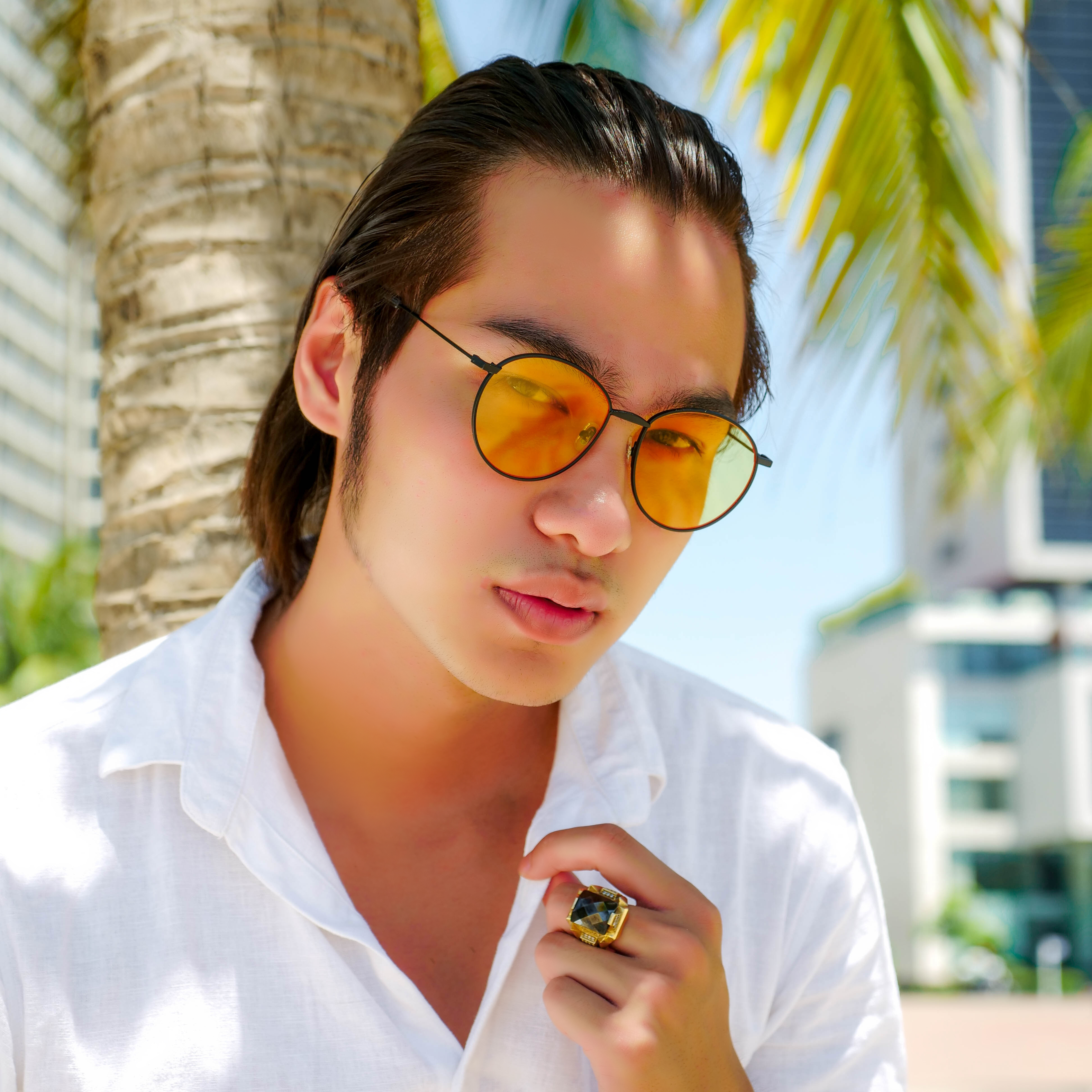 Kính mắt thời trang cao cấp VBagu - Thiết kế gọng kim loại nhỏ gọn với tròng kính màu vàng kiểu dáng unisex