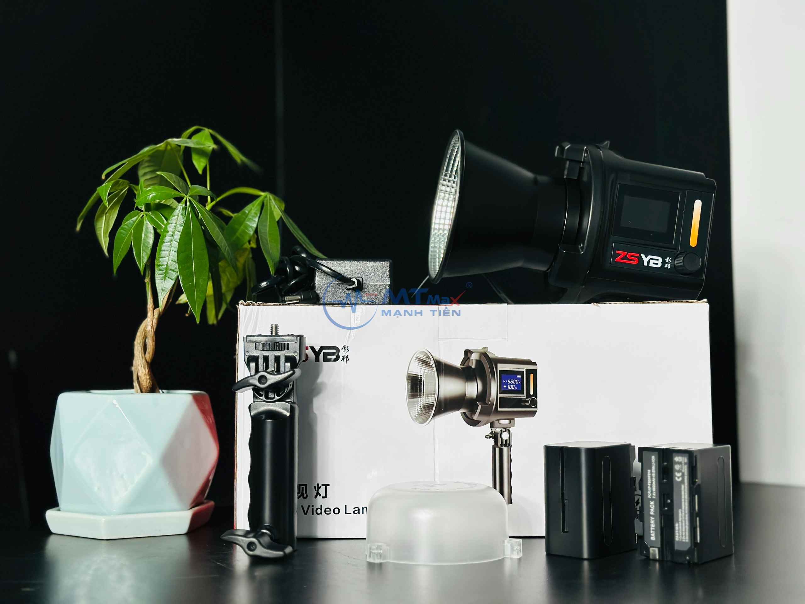 Đèn Led Tặng Kèm 2 Pin Siêu Sáng CL60Bi Sử Dụng Quay Phim, Cắm Trại, Dã Ngoại, Vui Chơi Ngoài Trời, Phòng Studio, Hỗ Trợ Chiếu Sáng Khi Cúp Điện hàng chính hãng
