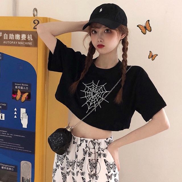 Áo Croptop Cổ Tròn Form Rộng Thêu Hình Mạng Nhện