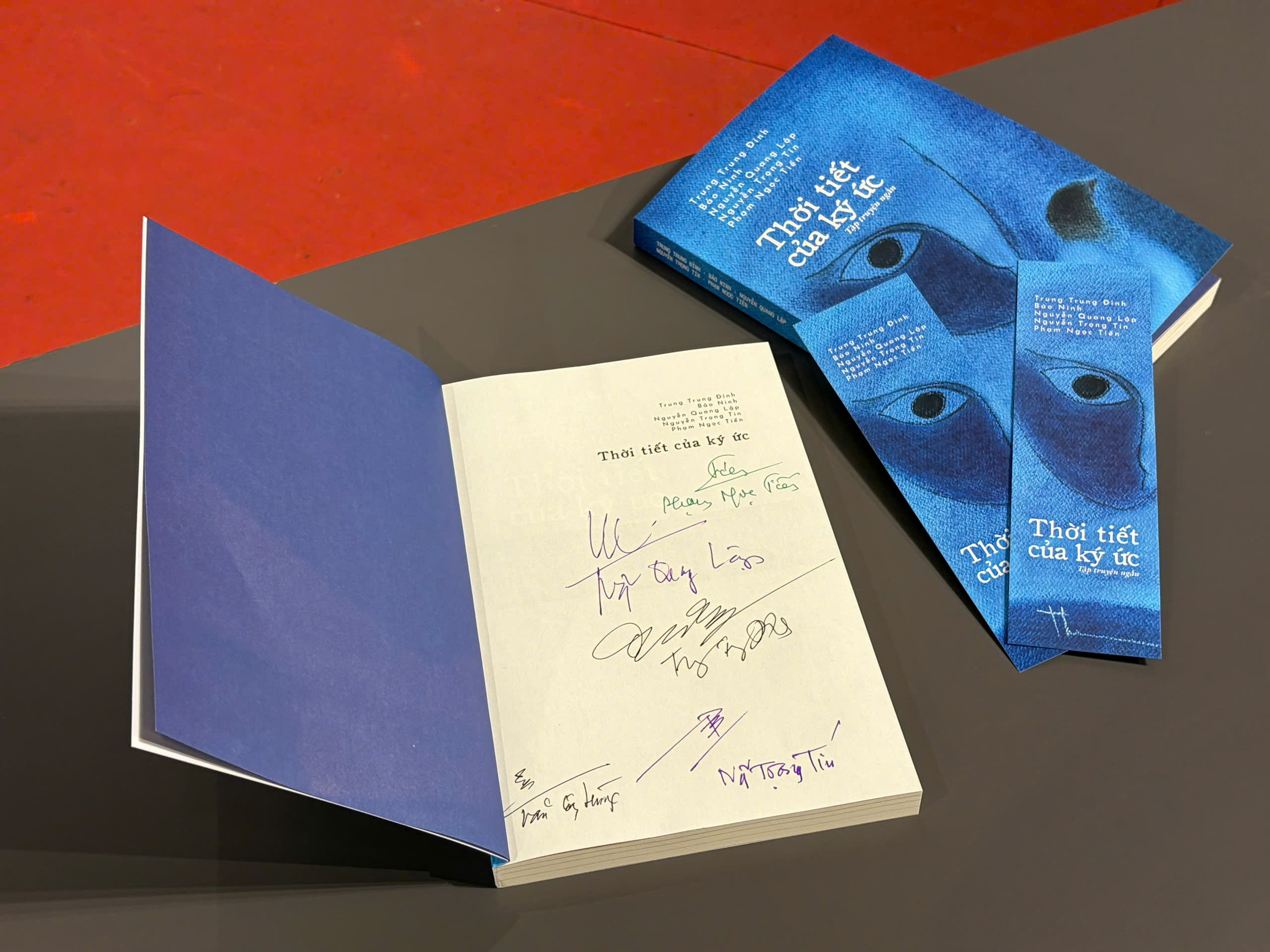 (Tập truyện ngắn, Tặng kèm Bookmark và Chữ ký) THỜI TIẾT CỦA KÝ ỨC – Bảo Ninh, Trung Trung Đinh, Nguyễn Quang Lập, Nguyễn Trọng Tín, Phạm Ngọc Tiến – NXB Hội Nhà Văn
