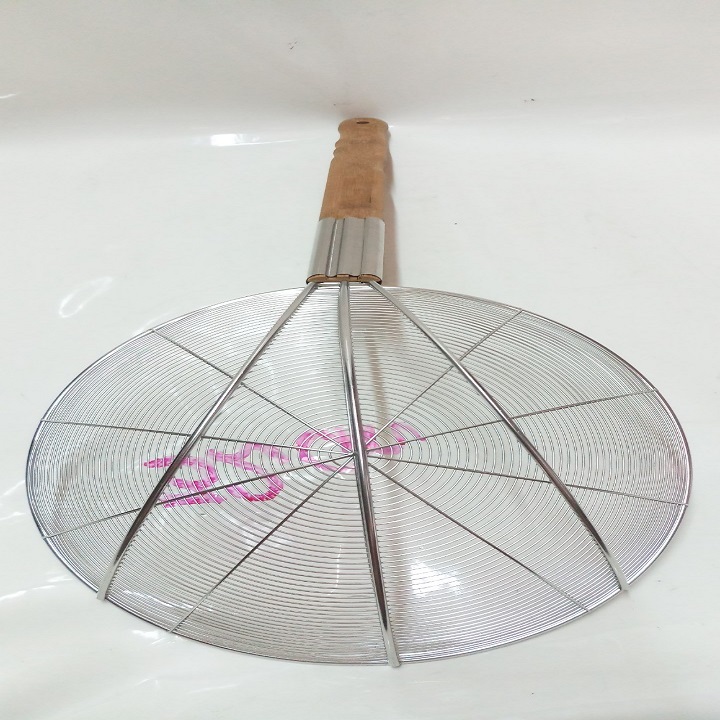 VỢT VÒNG INOX CÁN GỖ DÀY RỘNG 32CM.