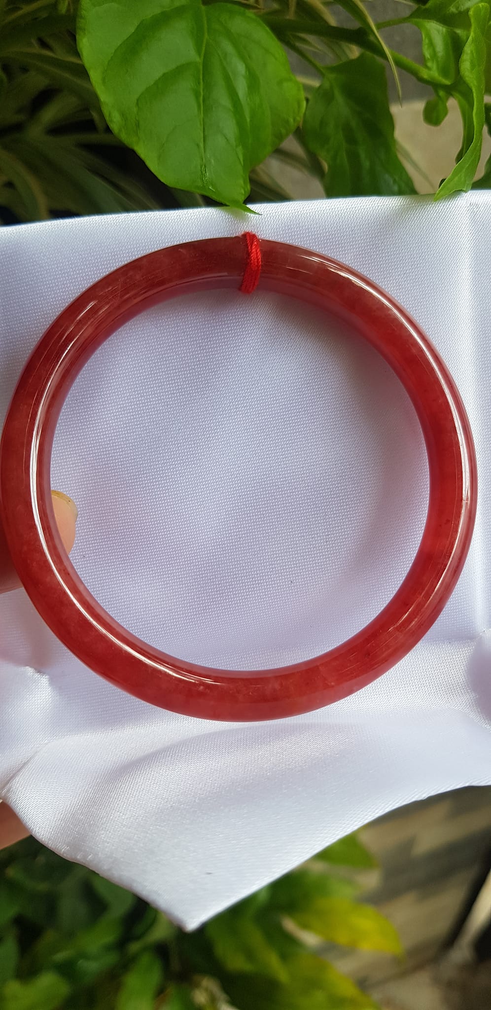 Vòng Cẩm Thạch Đỏ đẹp 58mm x chột 7mm màu đỏ đậm bóng là màu chiến thắng chuẩn hợp nữ mạng hỏa mạng thổ 55kg - 68kg đeo đẹp tay may mắn tốt sức khỏe công việc rực rỡ tài lộc ạ