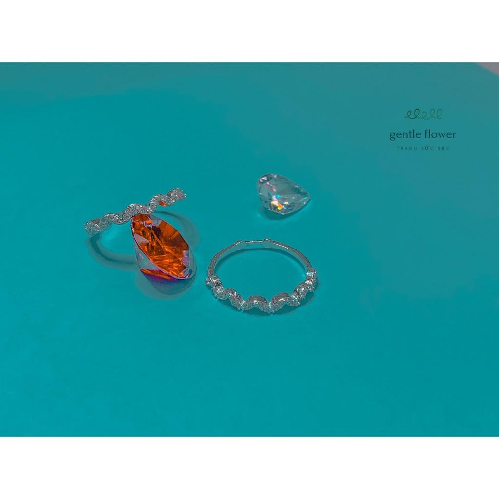 Nhẫn bạc ta nữ hình lượn sóng đính đá chấu viền thiết kế đơn giản Gentle Flower