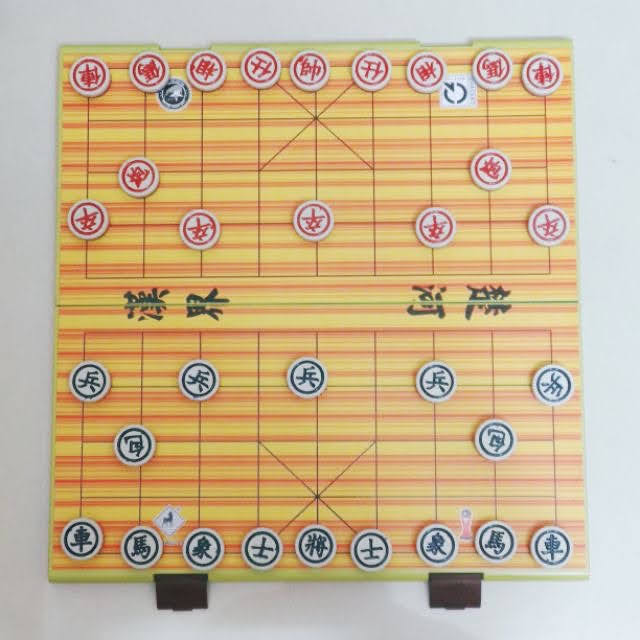 Bộ cờ tướng bàn nhựa in hình mặt gỗ 42 x 34