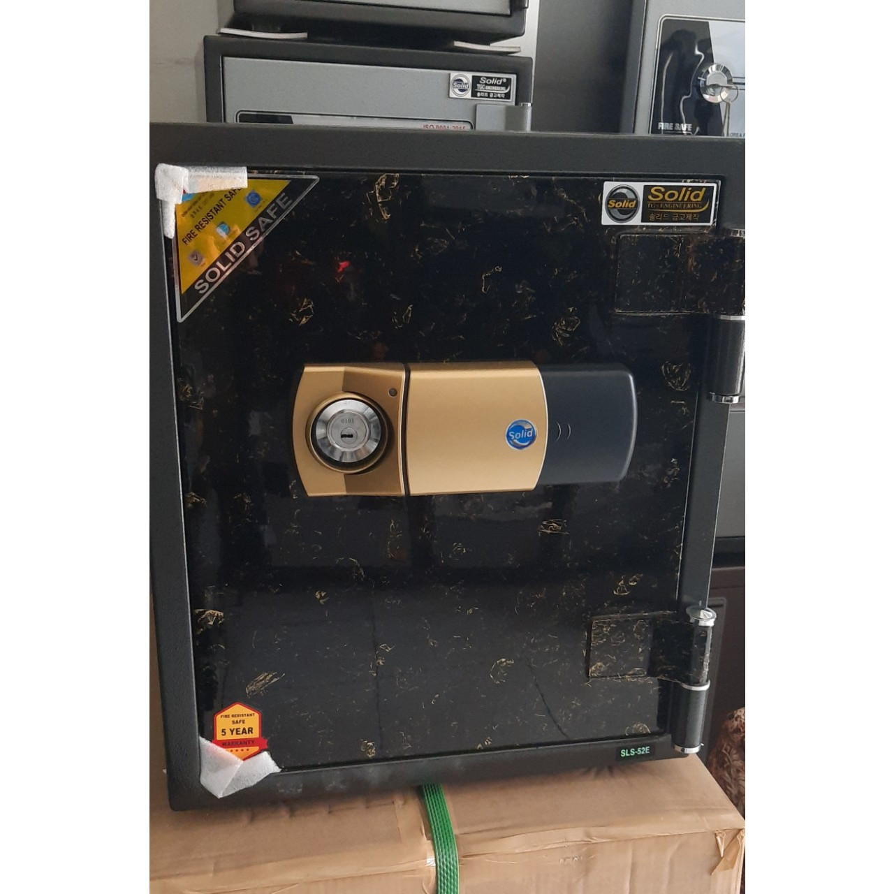 Két Sắt Hàn Quốc Solid SLS-52E Sơn Mài Vàng 85kg Freeship