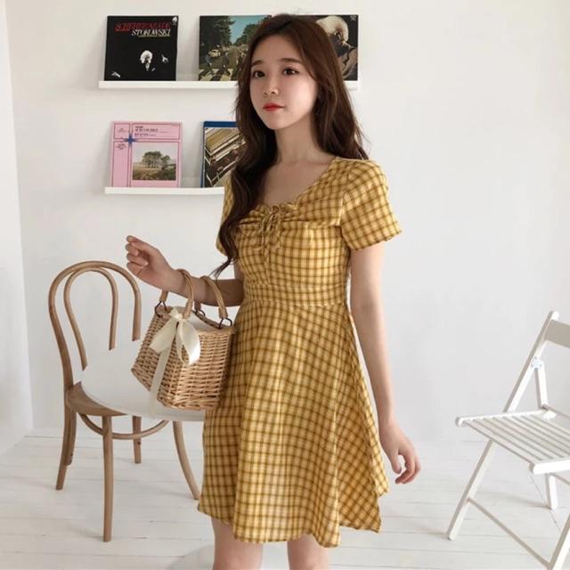 Váy kẻ caro