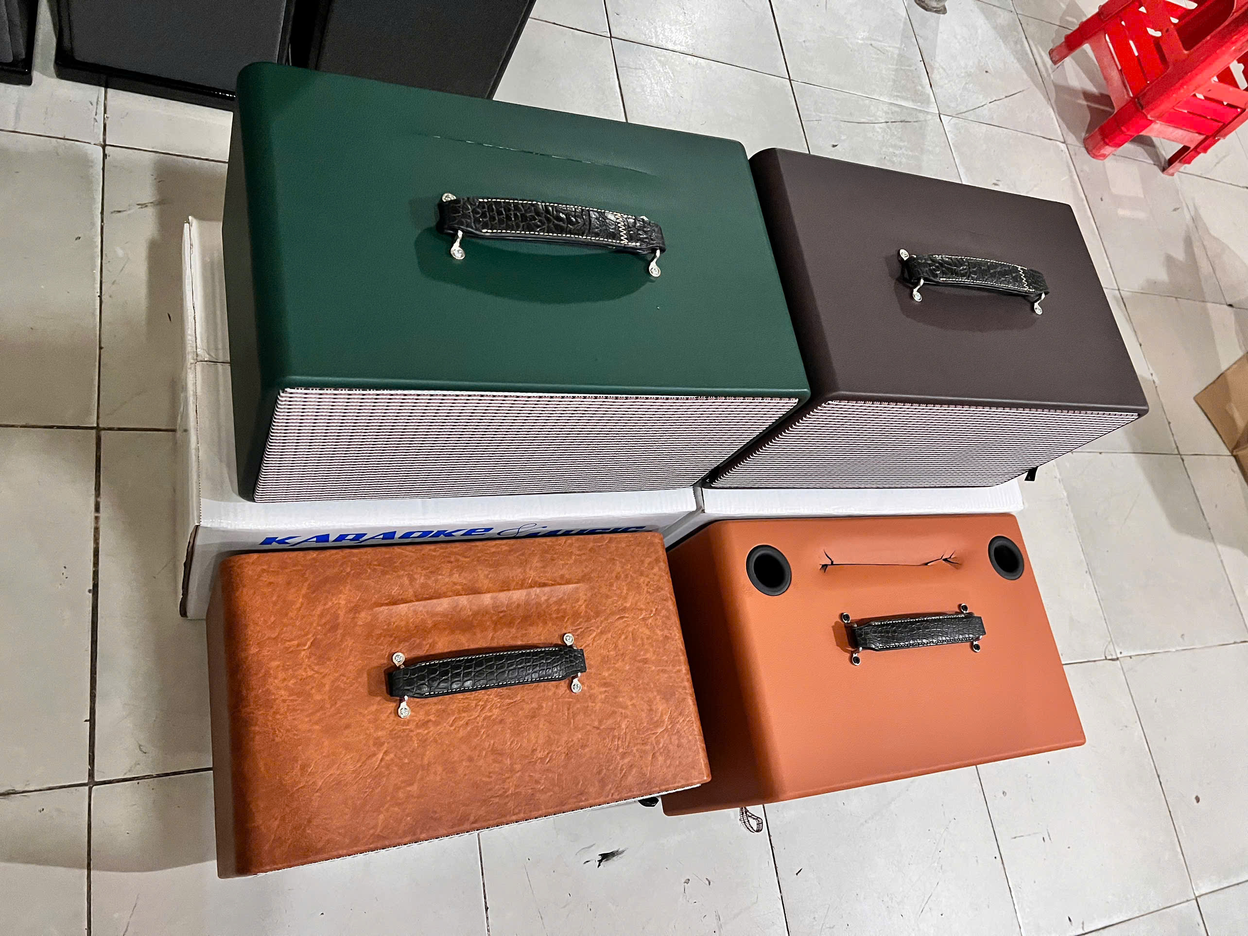 Vỏ thùng loa kéo 1 tấc 6 (16cm)  2 LỖ CHÉP TOÀN VÀNH 8 CM LỌT LỖ  6 CM HÀNG MỚI (MÀU GIAO NGẪU NHIÊN) HÀNG CHÍNH HÃNG