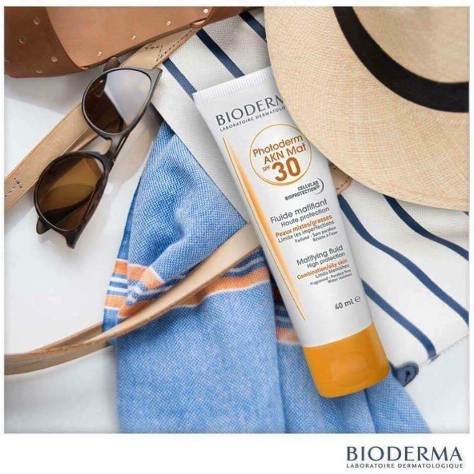 Kem Chống Nắng Bioderma Photoderm AKN Mat SPF 30 40ml + Tặng Kèm Túi Đựng Mỹ Phẩm Cao Cấp