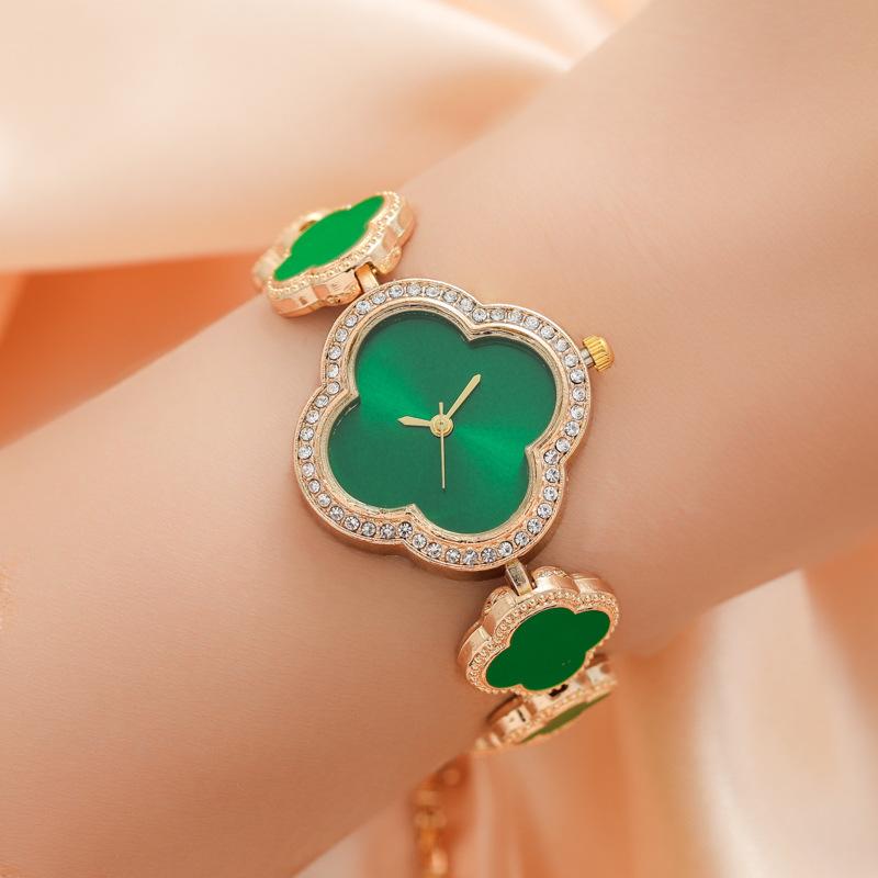 Giá thấp nhất mới cỏ bốn lá đồng hồ ánh sáng sang trọng vòng tay kim cương đồng hồ nữ kinh doanh thời trang trang sức đồng hồ thạch anh