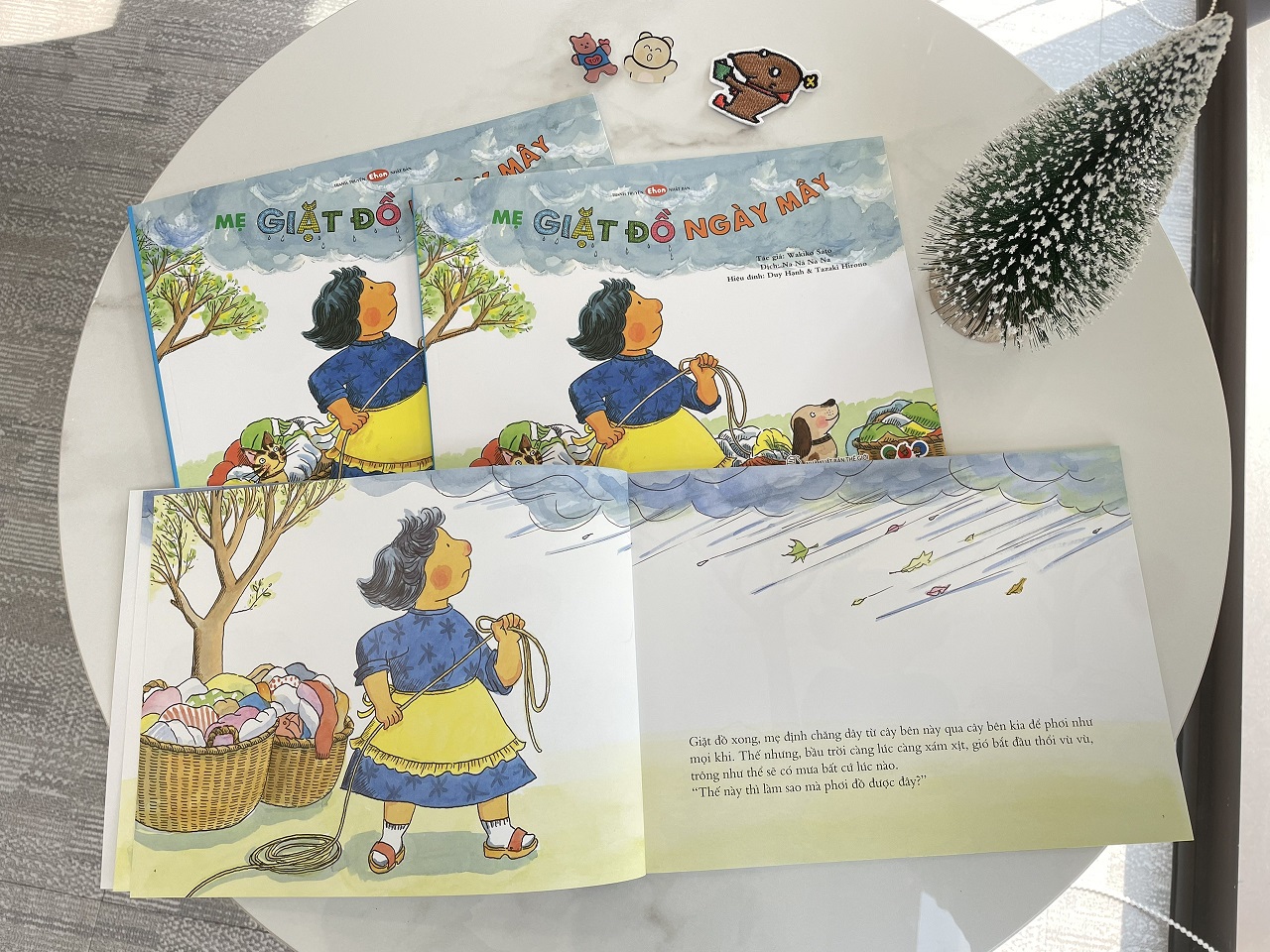 Sách cho bé từ 3 tuổi - Phát triển quan sát Mẹ giặt đồ ngày mây (Truyện tranh Ehon Nhật Bản)
