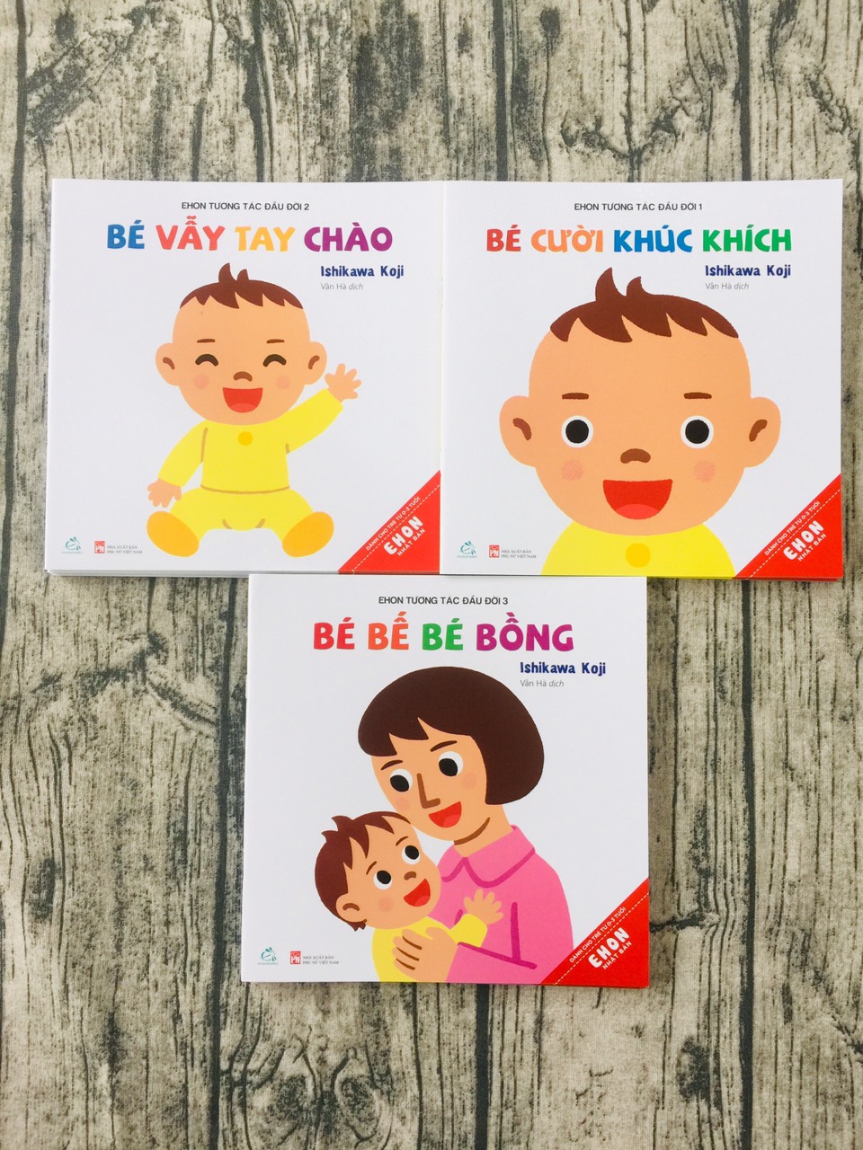 Combo 3 Cuốn: Ehon Tương Tác Đầu Đời (Bé Cười Khúc Khích + Bé Vẫy Tay Chào + Bé Bế Bé Bồng)