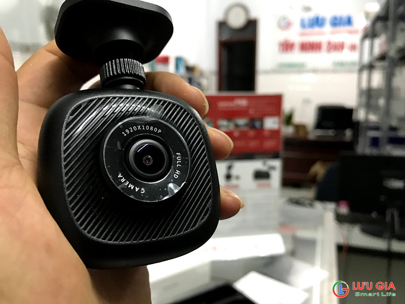 Camera hành trình ô tô - Hikvision B1 Góc siêu rộng tích hợp Wifi