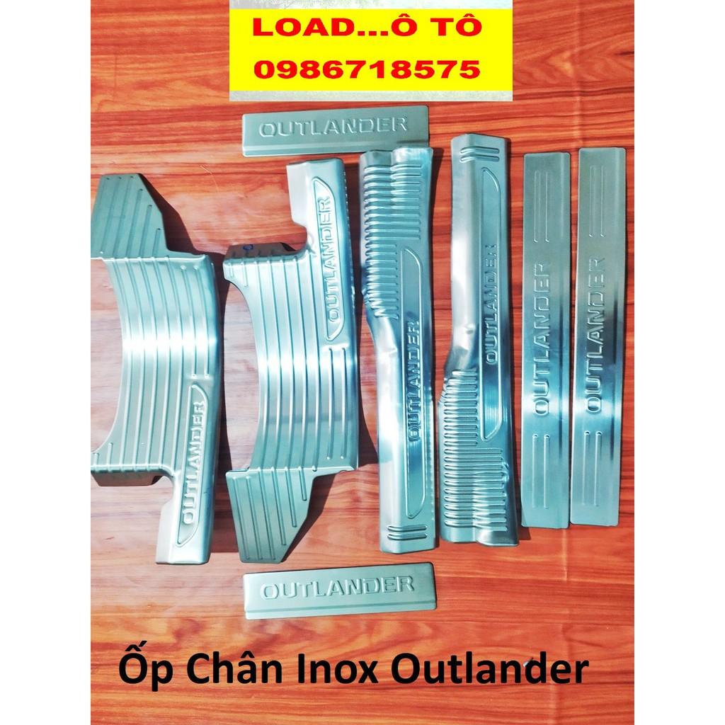 Ốp Bậc Cửa, Nẹp Bước Chân Xe Mitsubishi Outlander 2022-2018 Chất liệu Inox Cao Cấp