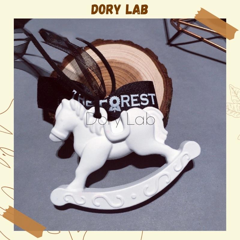 Sáp Thơm Tinh Dầu Hình Ngựa Gỗ Treo Tủ Quần Áo, Xe Ô Tô, Khử Mùi Phòng Handmade - Dory Lab