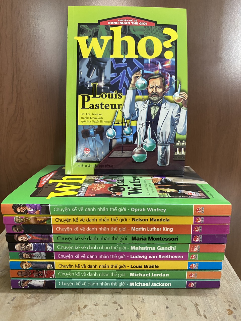 combo 10 cuốn WHO CHUYỆN KỂ VỀ DANH NHÂN THẾ GIỚI: Louis Braille, Louis Pasteur, Ludwing Van Beethven, Mahatma Gandhi, Maria Montessori, Martin Luther King, Michael Jackson, Michael Jorda, Neson Mandela, Opral Winfrey