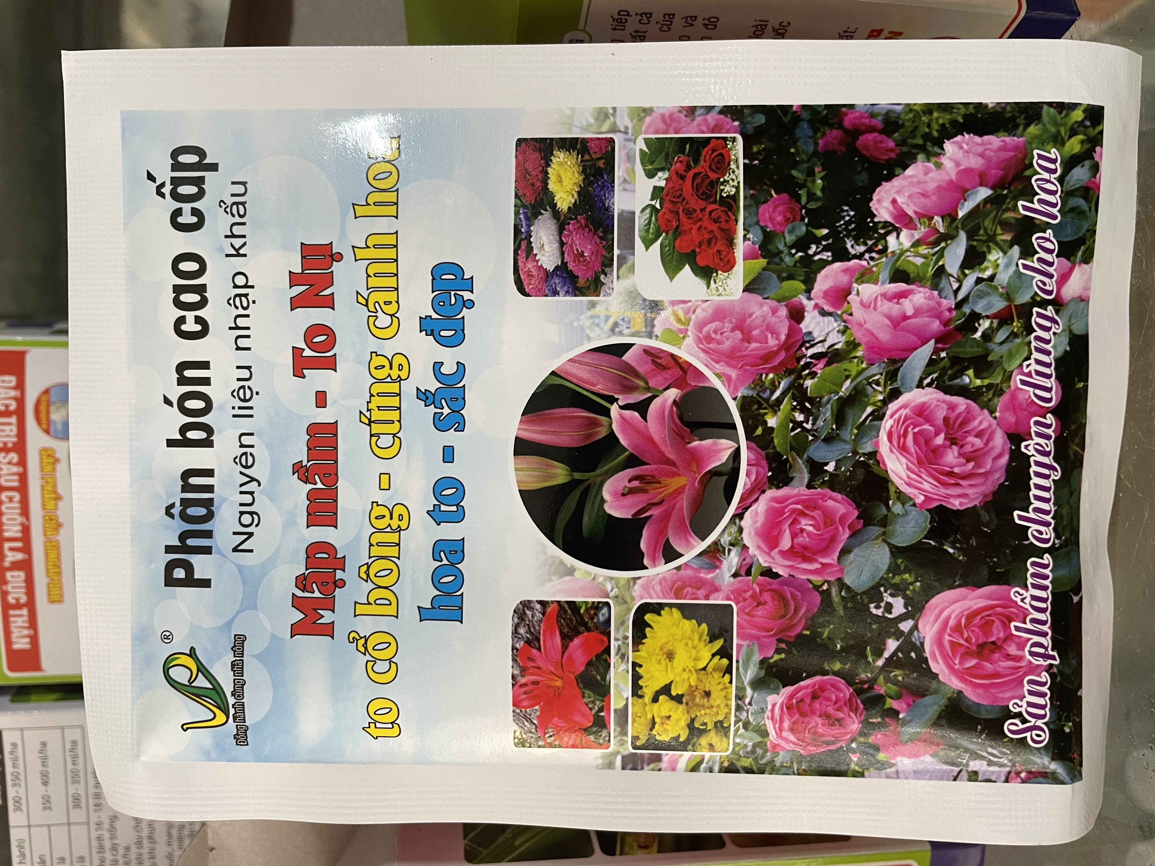 Phân bón cao cấp dùng cho hoa; thúc mập hoa, to nụ, hoa tươi sắc, lâu tàn