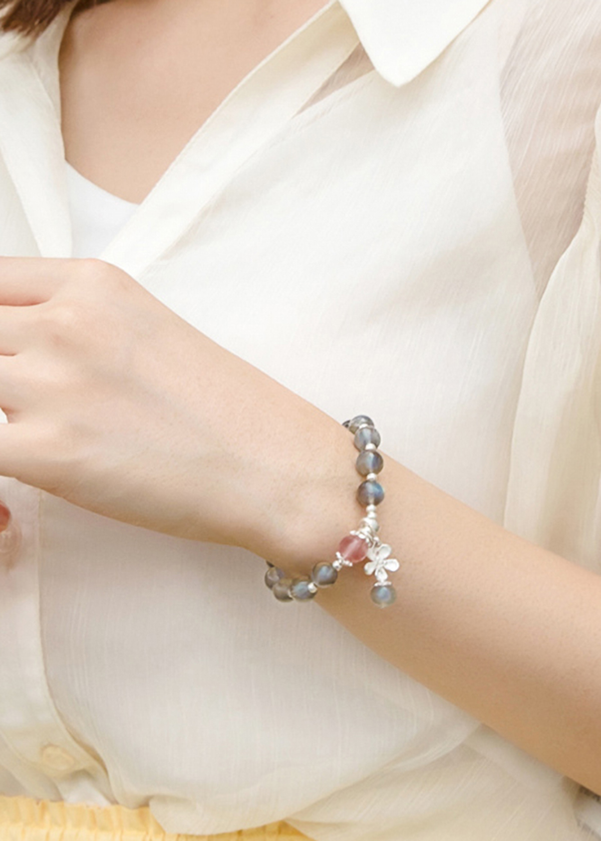Vòng tay đá xà cừ phối charm hoa bạc mệnh thủy, kim - Ngọc Quý Gemstones