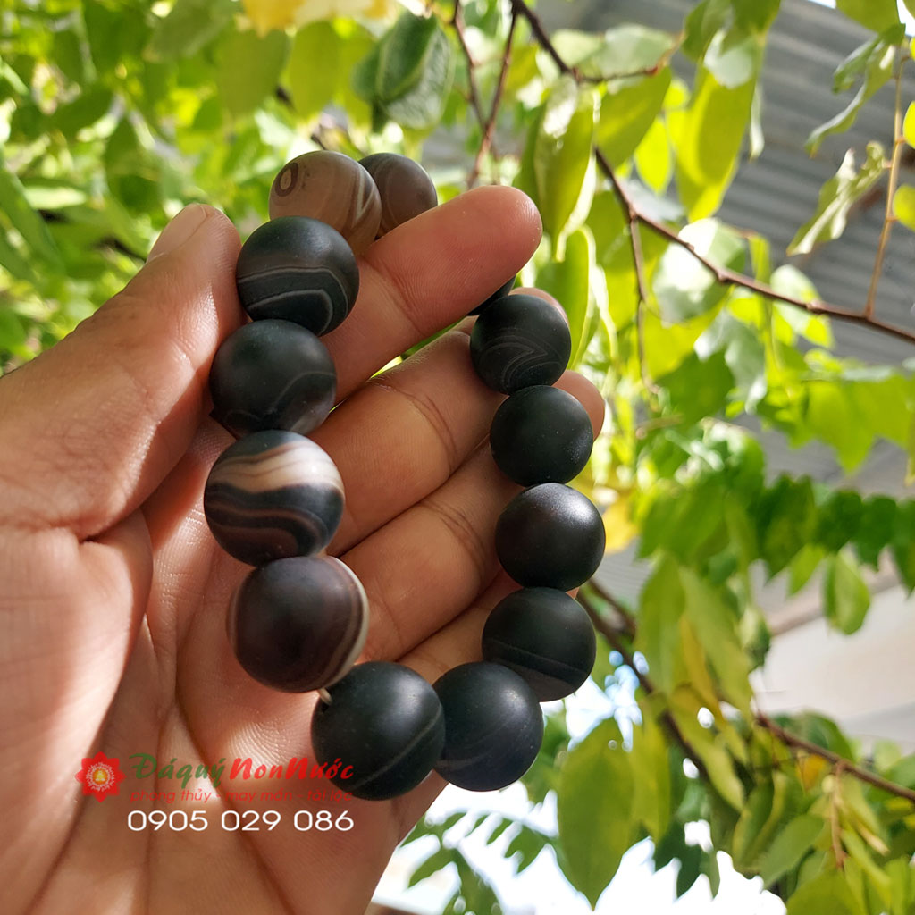 Vòng tay phong thủy đá mã não nhám 16ly