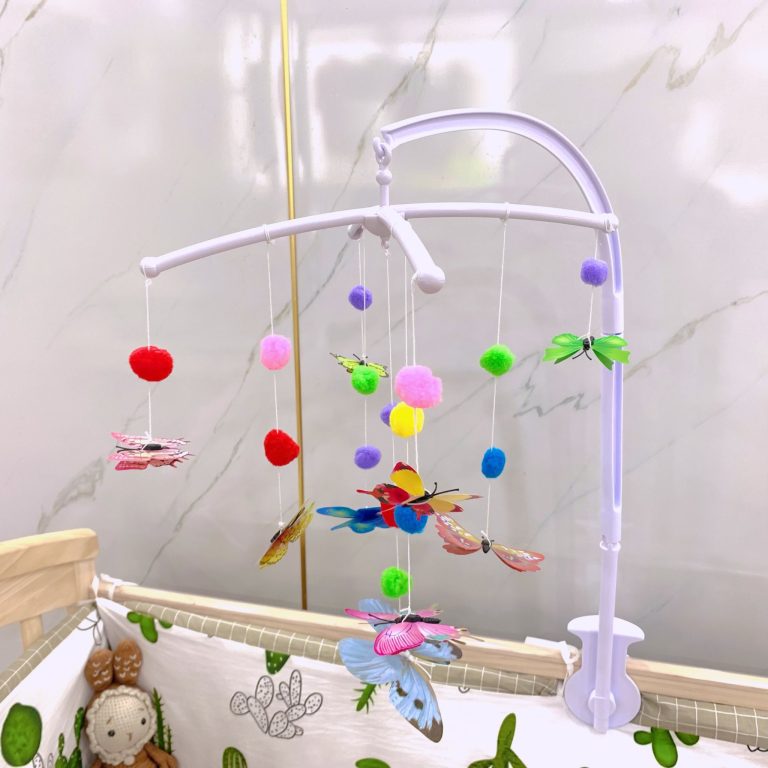 Đồ treo bướm đủ màu sắc
