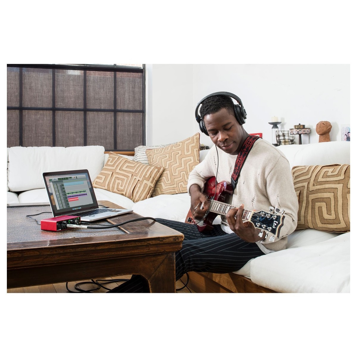 Soundcard thu âm Focusrite Scarlett Solo, 2i2, 4i4 - Hàng Nhập Khẩu