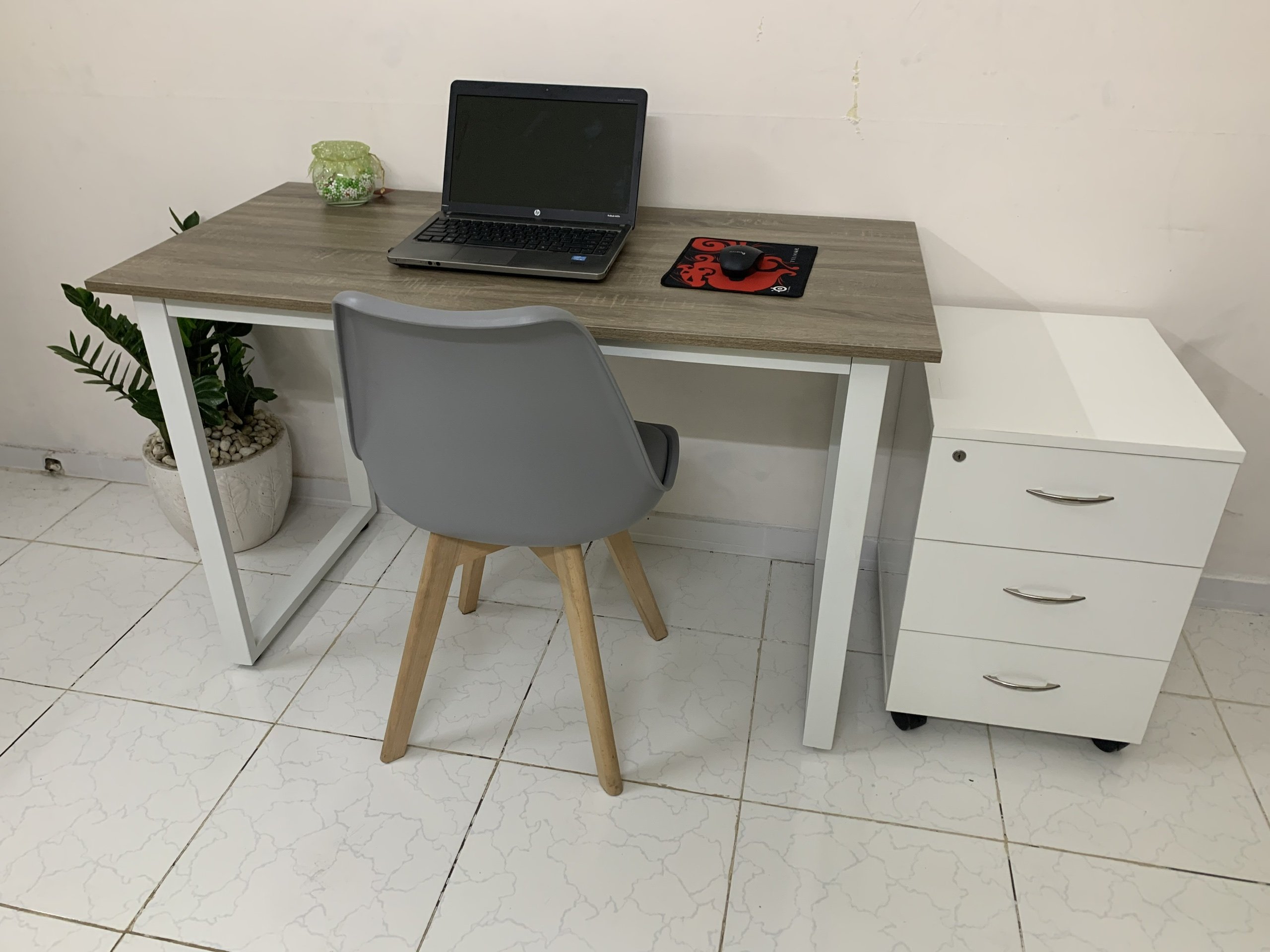 Bàn làm việc, bàn gaming chân sắt mạ tĩnh điện chữ U 1m2