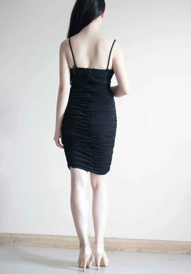 Đầm thiết kế nhún ôm body màu đen