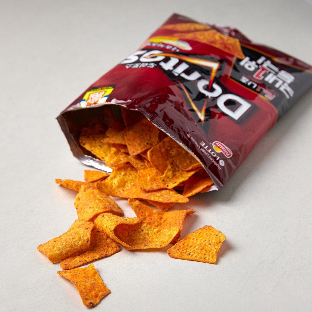 Bánh Snack cay hiệu Doritos Spicier Nacho Chips 198g