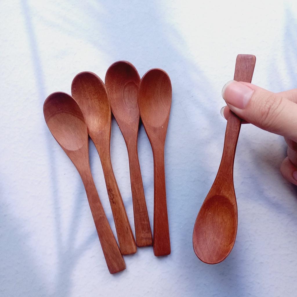 Thìa Nhỏ Gỗ Nhãn 13cm, Thìa Ăn Chè, Xúc Gia Vị An Toàn, Chụp Ảnh Trang Trí
