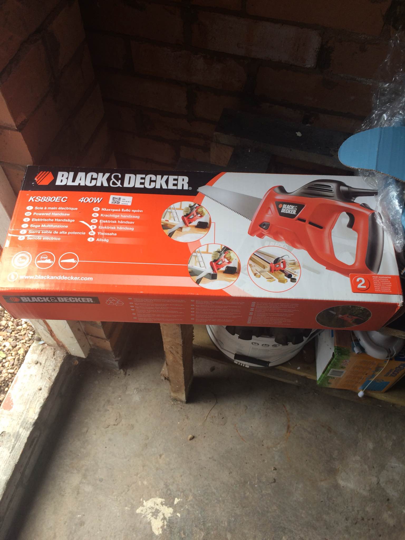 Máy cưa điện cầm tay BLACK &amp; DECKER KS880EC (400W)- Hàng chính hãng