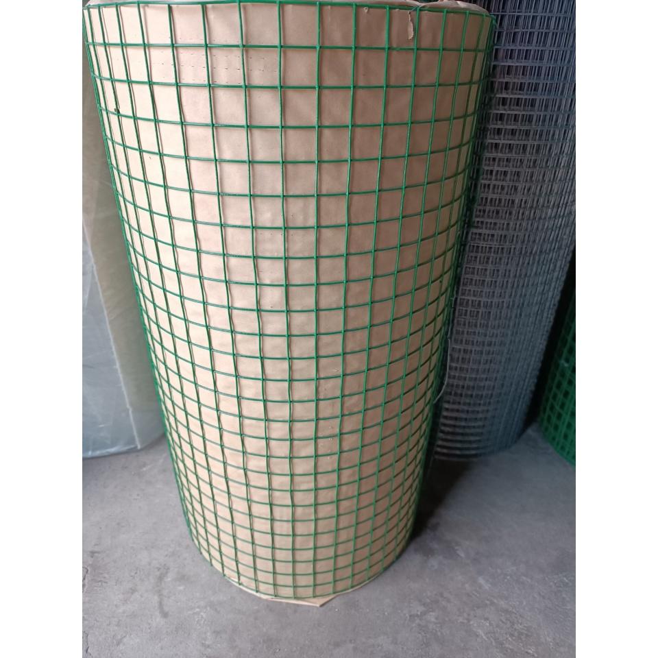 ,Lưới sắt bọc nhựa màu xanh làm chuồng gà vịt