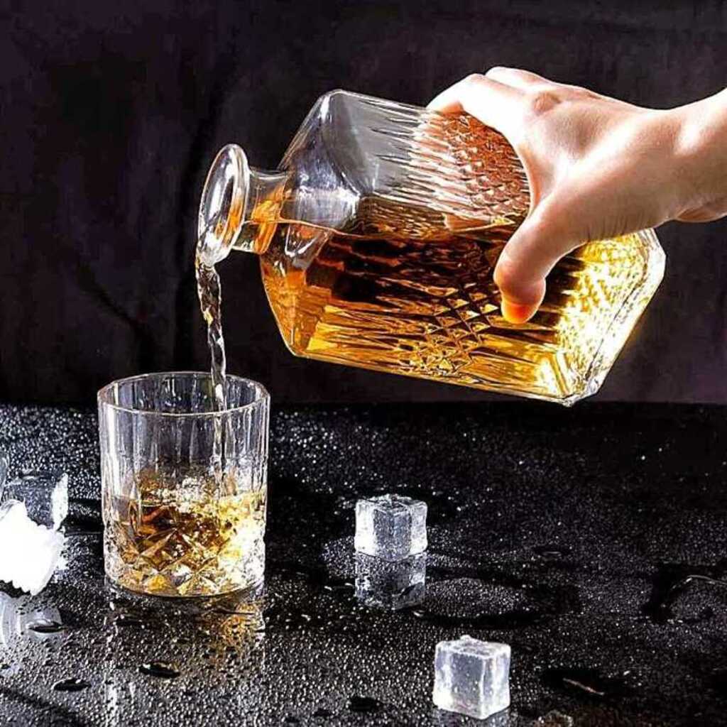 Chai Thủy Tinh Đựng Rượu 1 Lít – Chai Đựng Rượu Thủy Tinh – Bình Đựng Rượu chưng bàn ăn sang trọng