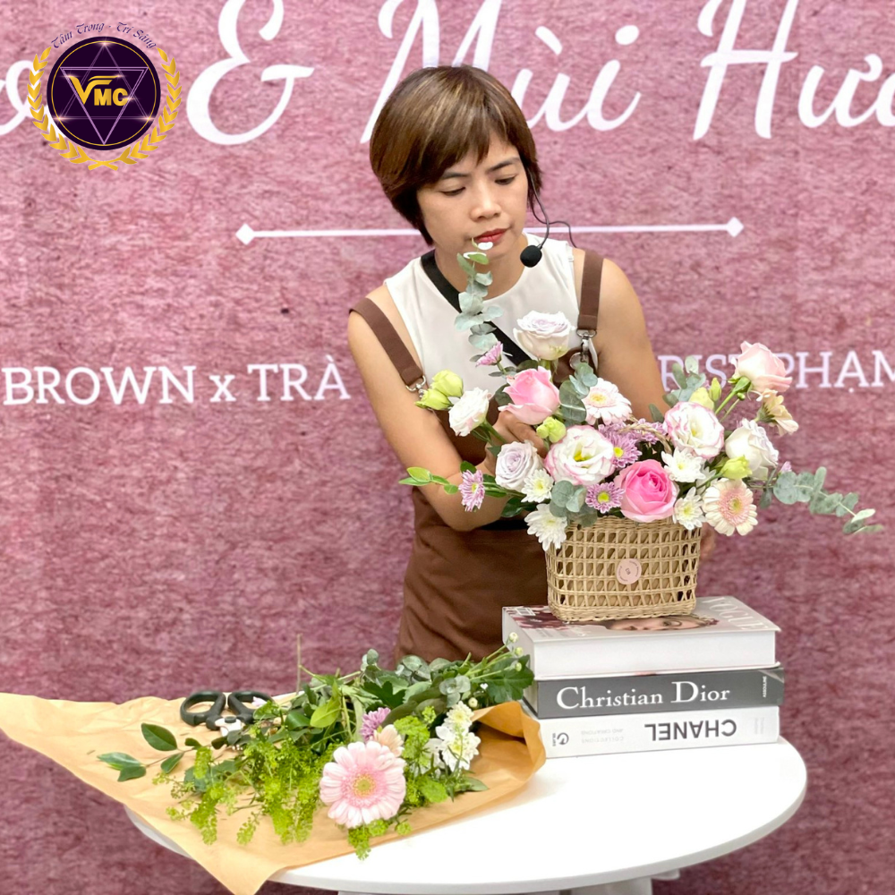 Khóa Học Video Online Cắm Hoa Thư Giãn Cho Không Gian Sống - Trung tâm Chăm Sóc Sức Khỏe VMC