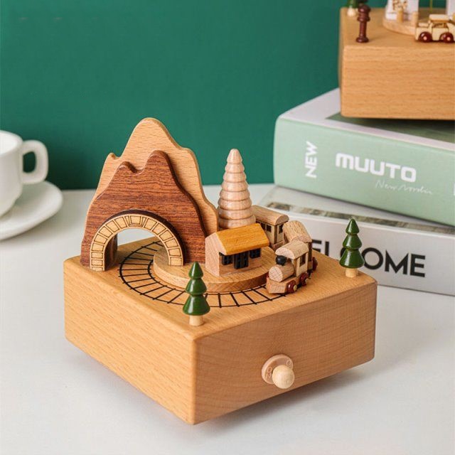 Hộp Nhạc Gỗ Đoàn Tàu Qua Rừng Thông Music Box