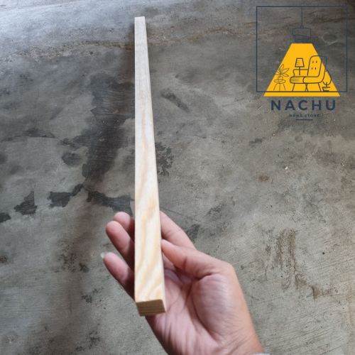 Thanh Gỗ Thông Vuông 2 cm x Dài 100 cm Bào Láng 4 Mặt Dùng Làm Khung Sườn Trang Trí