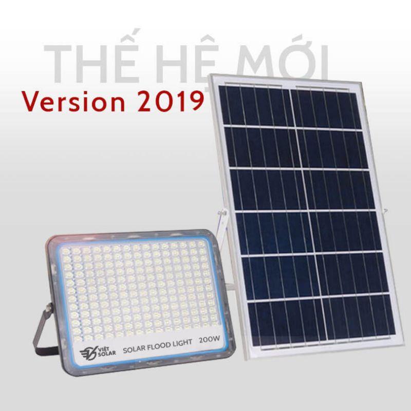 Đèn năng lượng mặt trời chống lóa vs 200 dùng tấm pin mono