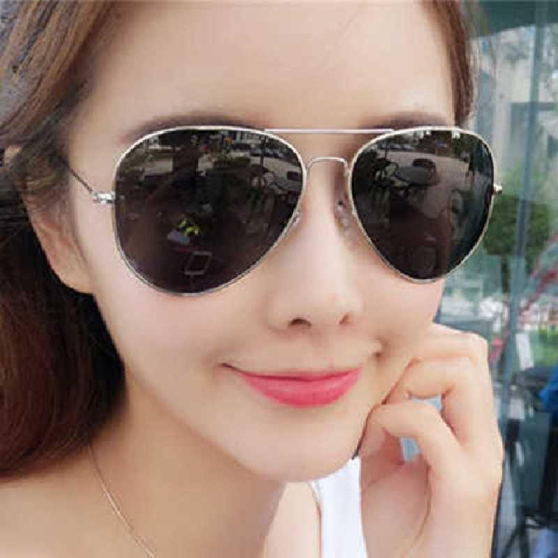 Kính râm nữ kính mát thời trang gọng kính mầu vàng nhạt mắt kính phân cực