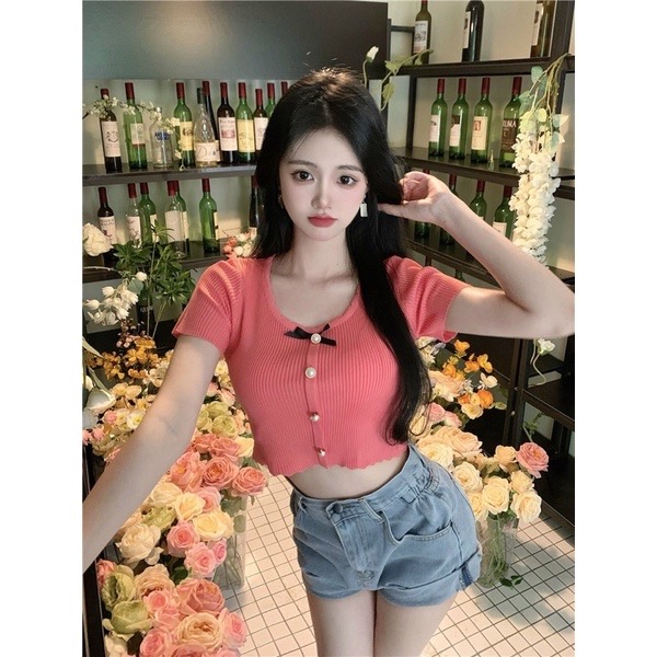 Áo Len dệt kim kiểu croptop phong cách nhẹ nhàng thoải mái cho nữ .