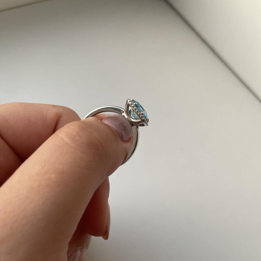 Nhẫn vàng trắng 14KW đính đá Topaz và 32 viên kim cương tấm - MOON Jewelry