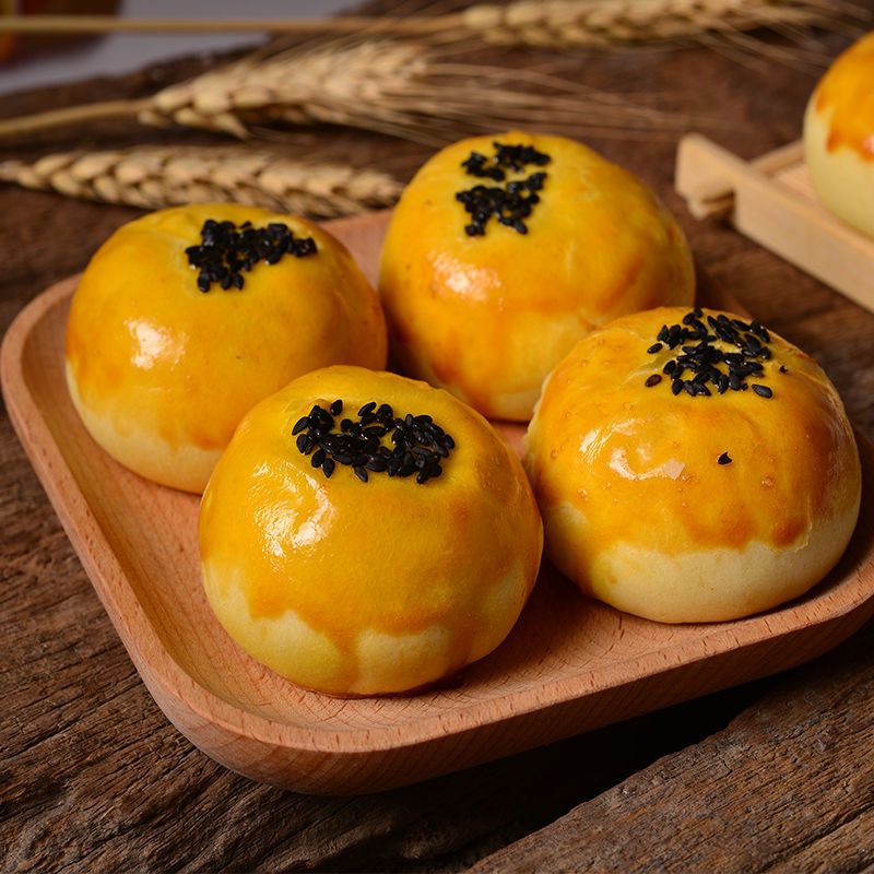 1 bánh ngàn lớp nhân trứng chảy 3Q Egg Yolk