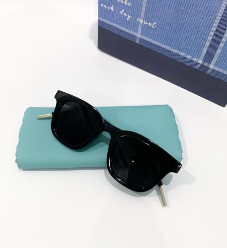 Kính Mát Thời Trang 9137 - Râm Mắt Vuông Nam Nữ - Chống tia Uv - Bám Bụi - Thiết Kế ôm mặt phù hợp với nhiều dáng mặt