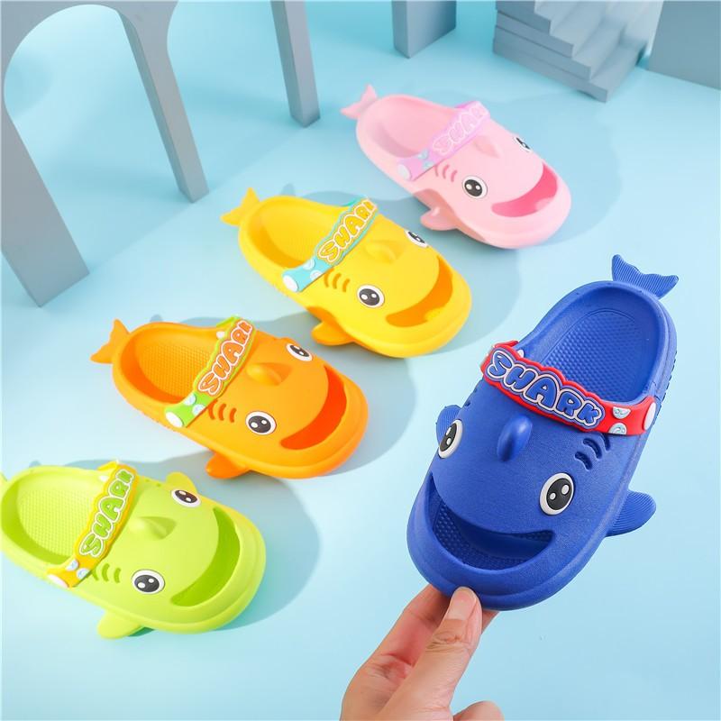 Dép Lê Kèm Dây Quai Hậu Cho Bé 1-5 Tuổi Mẫu Shark DE17 - Vàng