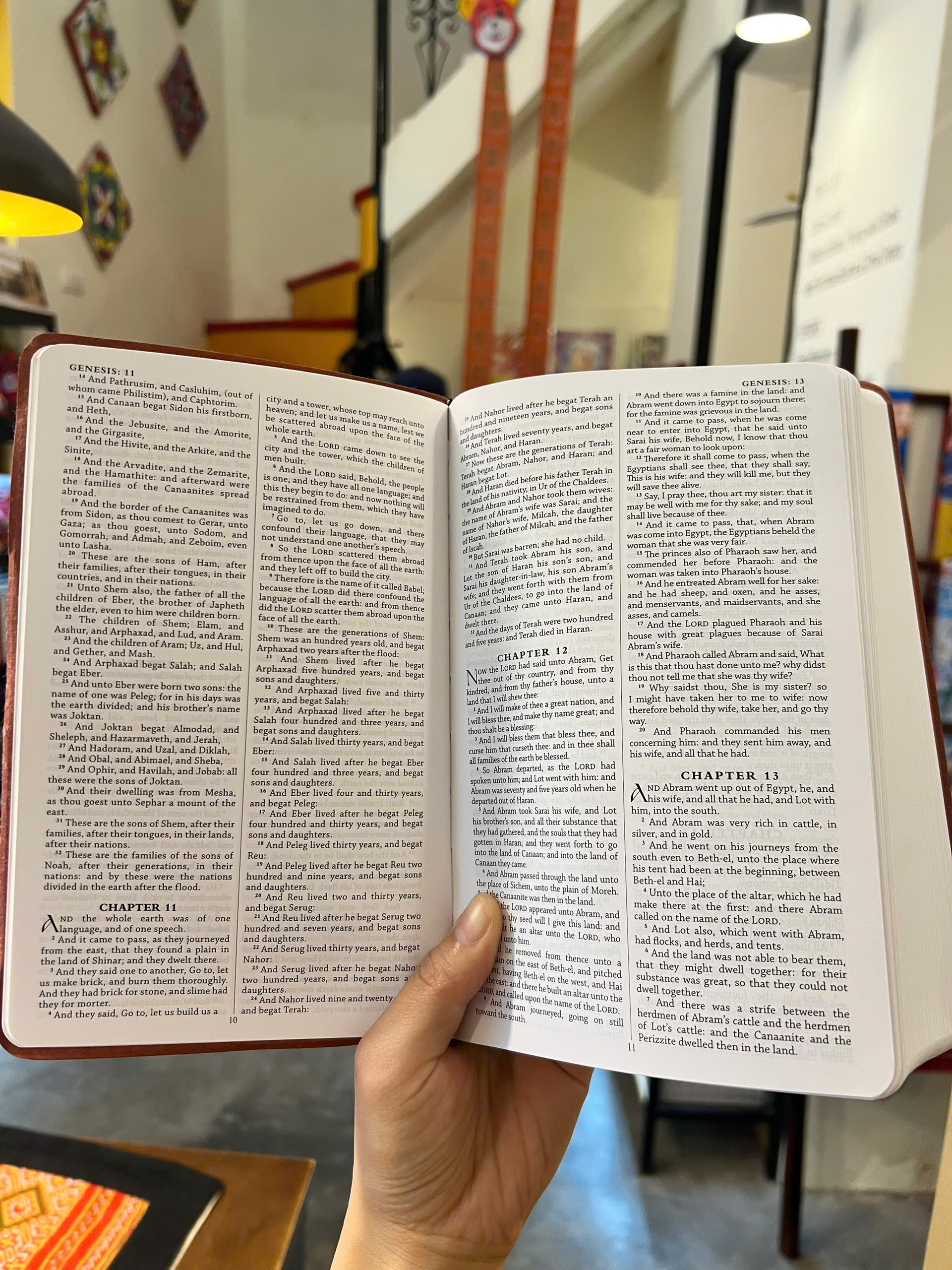 Sách - Holy Bible (King James Version) | Religion / Christian Bible / Kinh Thánh Tiếng Anh Nhập khẩu