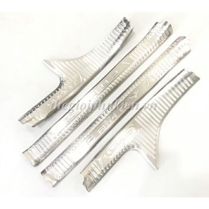 Bộ Ốp bậc, Nẹp bước chân Toyota Camry 2019 - Mẫu INOX